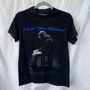 XXXTentacion Sitting Portrait T-Shirt - Small